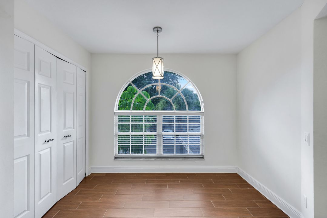 9624 Crescent Garden Dr #201, Naples, FL 34109