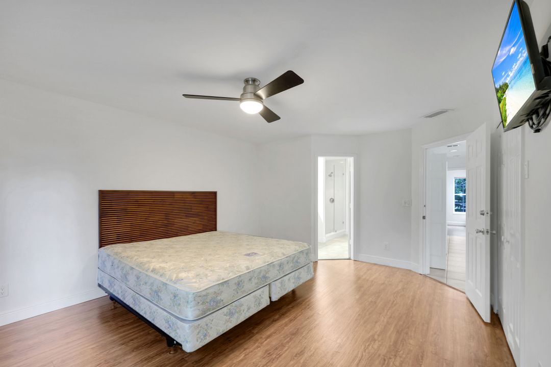 9624 Crescent Garden Dr #201, Naples, FL 34109