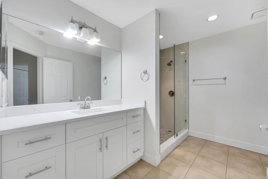 9624 Crescent Garden Dr #201, Naples, FL 34109