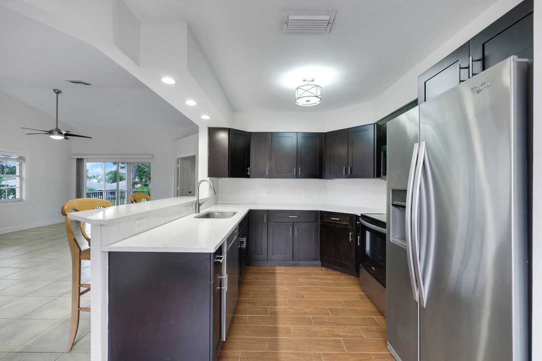 9624 Crescent Garden Dr #201, Naples, FL 34109
