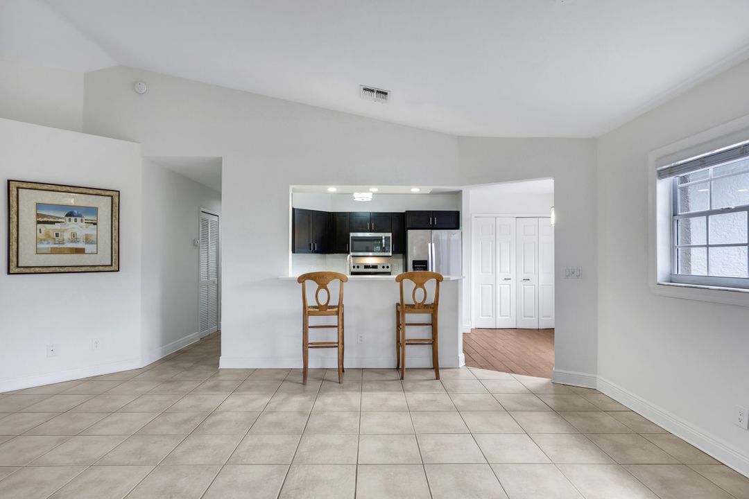 9624 Crescent Garden Dr #201, Naples, FL 34109