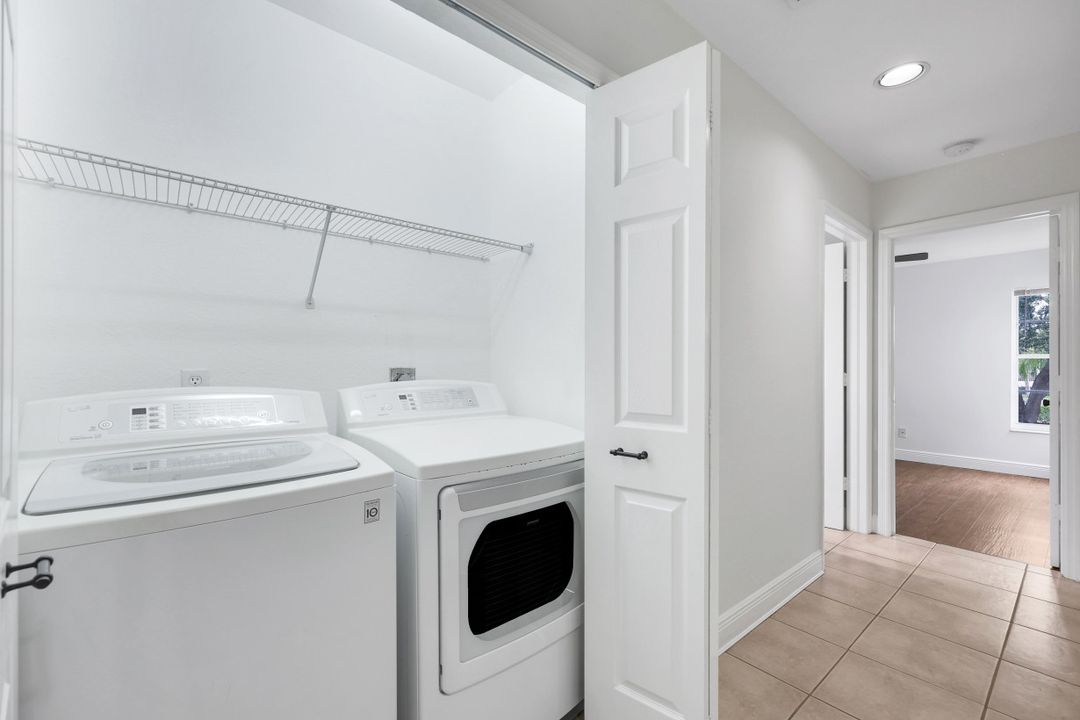 9624 Crescent Garden Dr #201, Naples, FL 34109