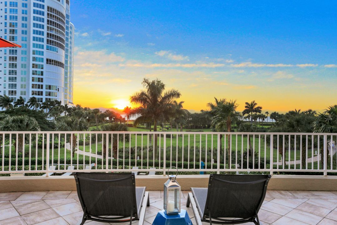 4201 Gulf Shore Blvd N #302, Naples, FL 34103