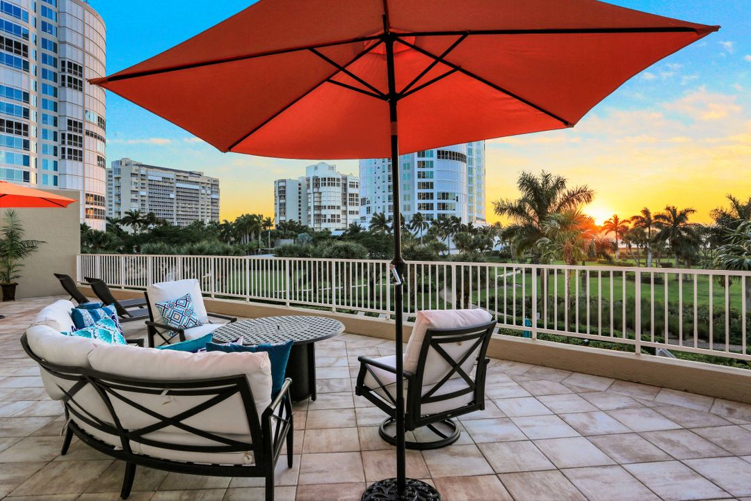4201 Gulf Shore Blvd N #302, Naples, FL 34103