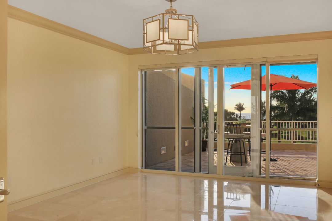 4201 Gulf Shore Blvd N #302, Naples, FL 34103