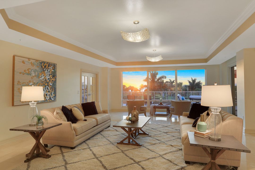 4201 Gulf Shore Blvd N #302, Naples, FL 34103