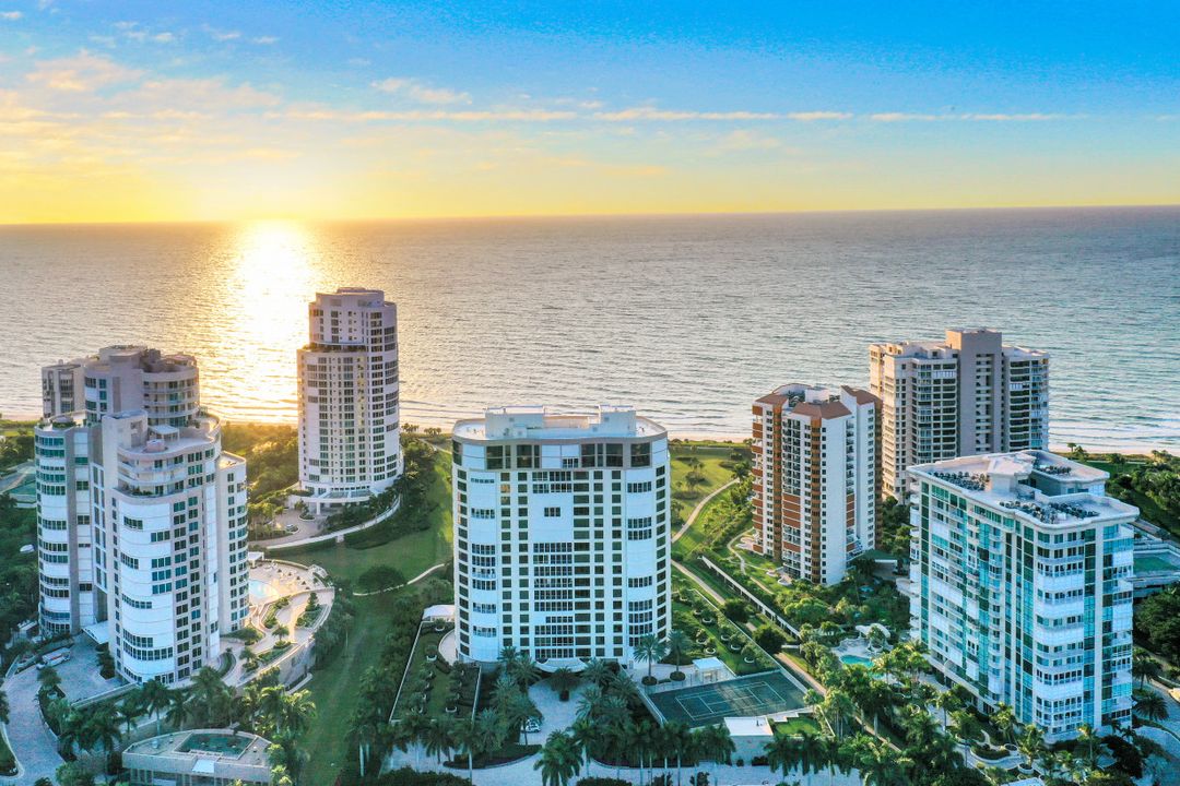 4201 Gulf Shore Blvd N #302, Naples, FL 34103