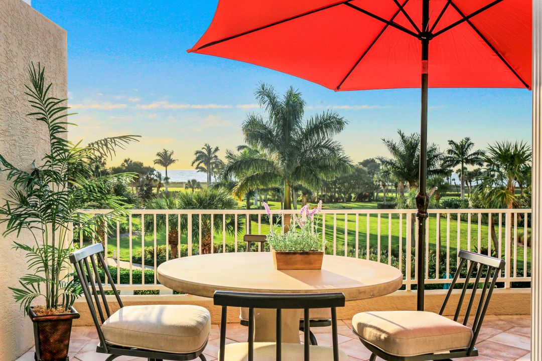 4201 Gulf Shore Blvd N #302, Naples, FL 34103