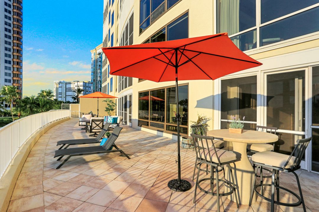 4201 Gulf Shore Blvd N #302, Naples, FL 34103