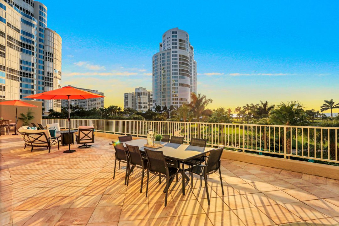 4201 Gulf Shore Blvd N #302, Naples, FL 34103