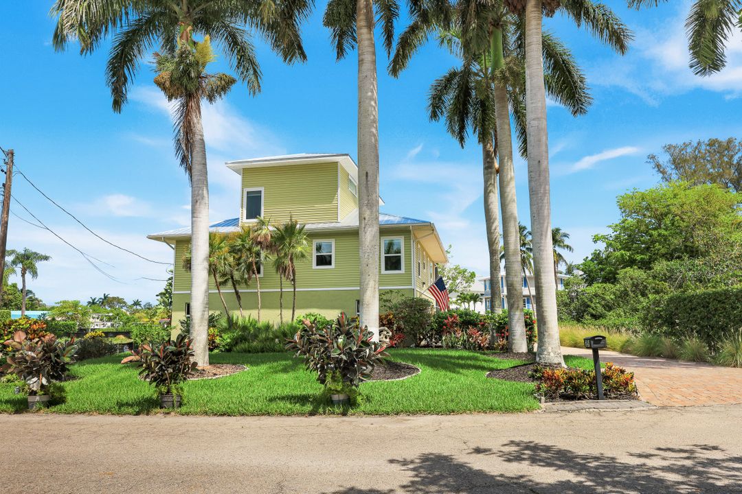3858 Riviera Cir, Bonita Springs, FL 34134