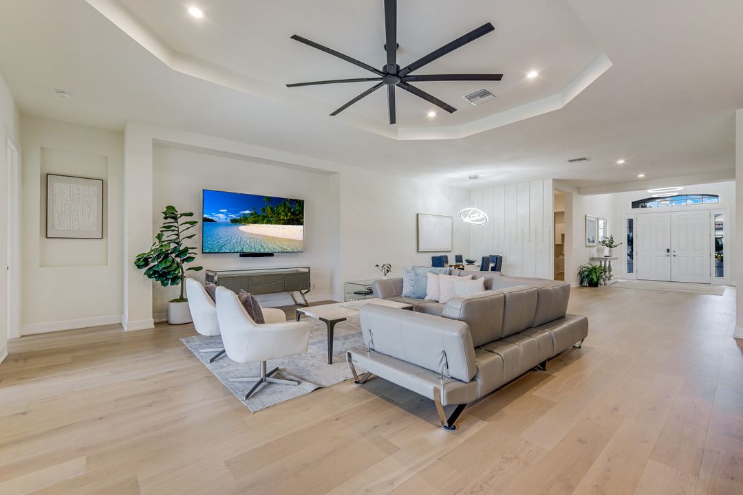11110 Canal Grande Dr, Fort Myers, FL 33913