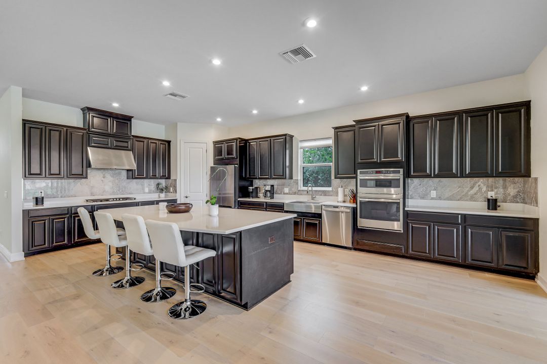 11110 Canal Grande Dr, Fort Myers, FL 33913