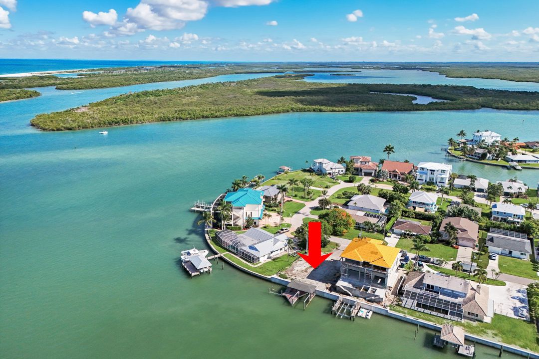 150 Tahiti Cir, Naples, FL 34113