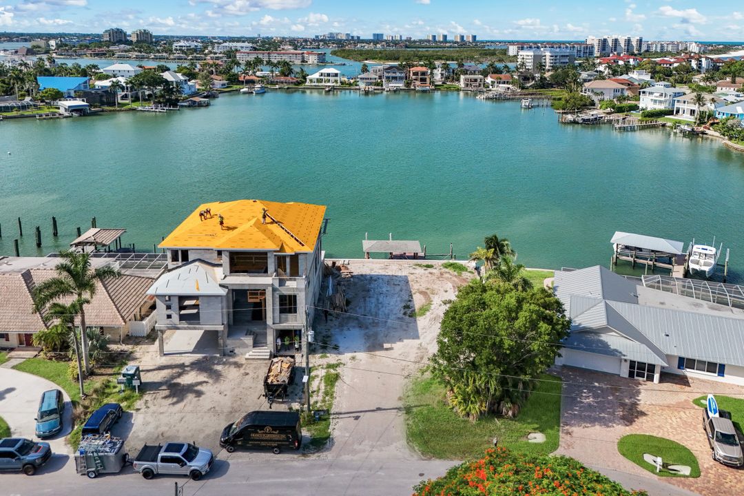 150 Tahiti Cir, Naples, FL 34113