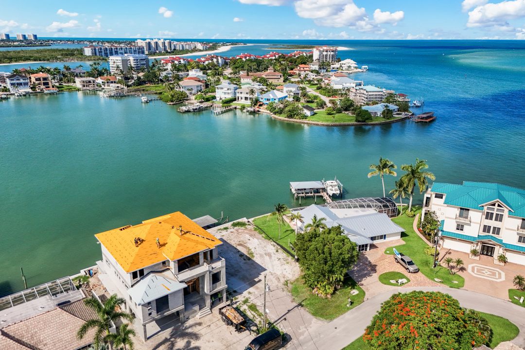 150 Tahiti Cir, Naples, FL 34113