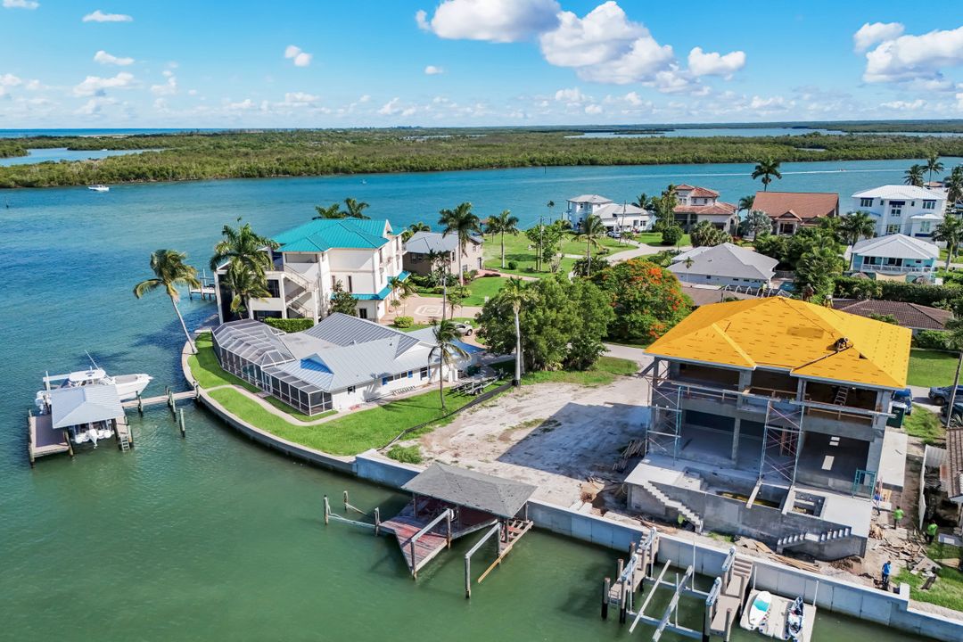 150 Tahiti Cir, Naples, FL 34113