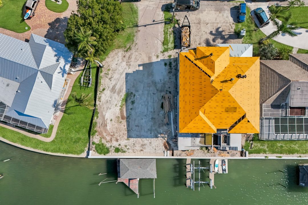 150 Tahiti Cir, Naples, FL 34113