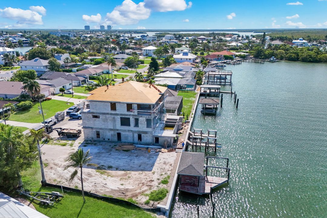 150 Tahiti Cir, Naples, FL 34113