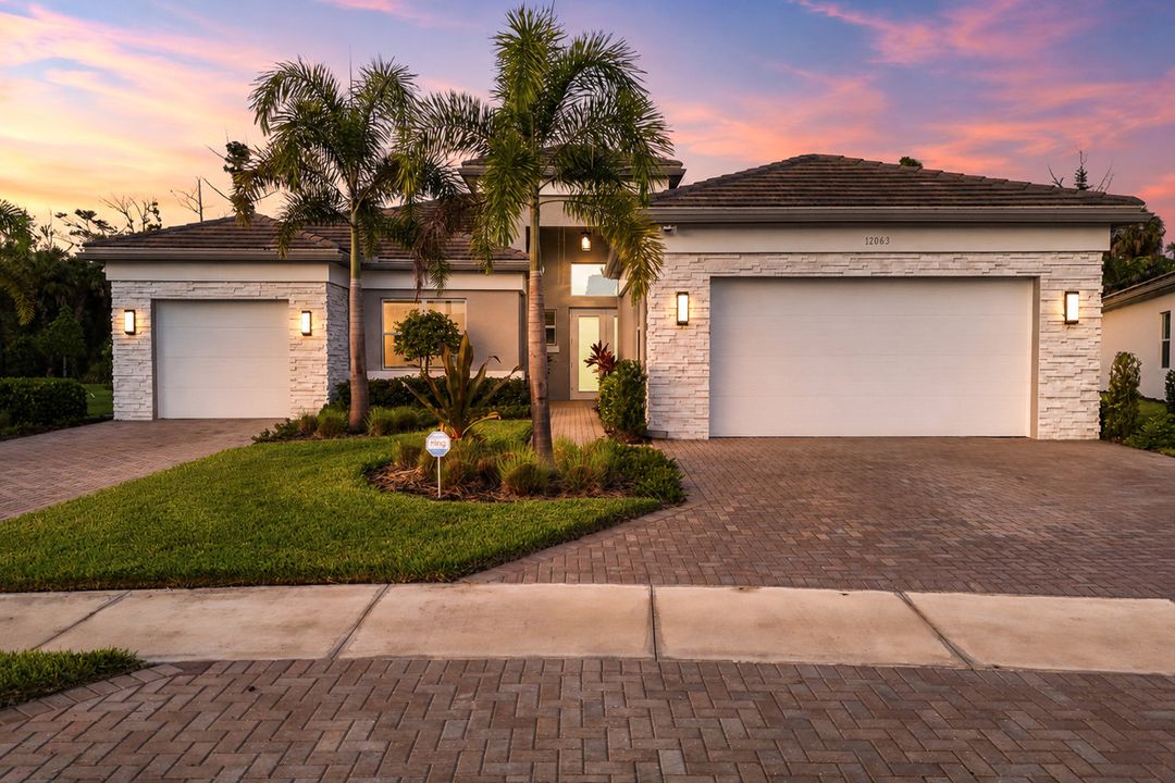 12063 Azalea Wy, Naples, FL 34120