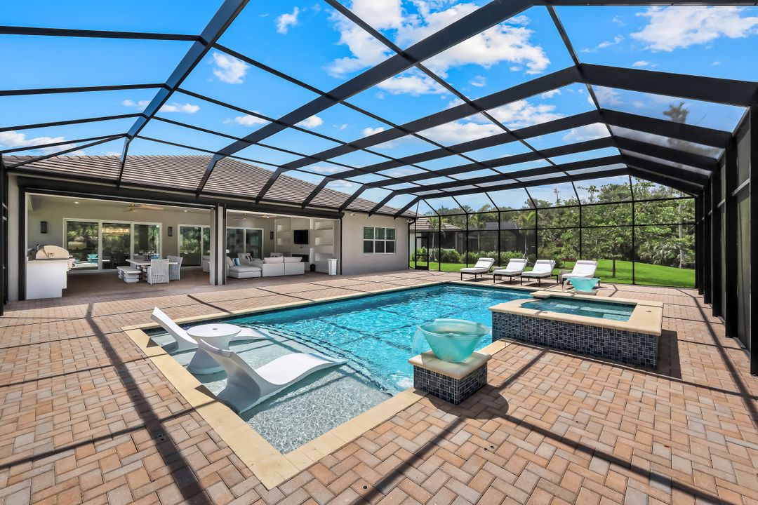 12063 Azalea Wy, Naples, FL 34120