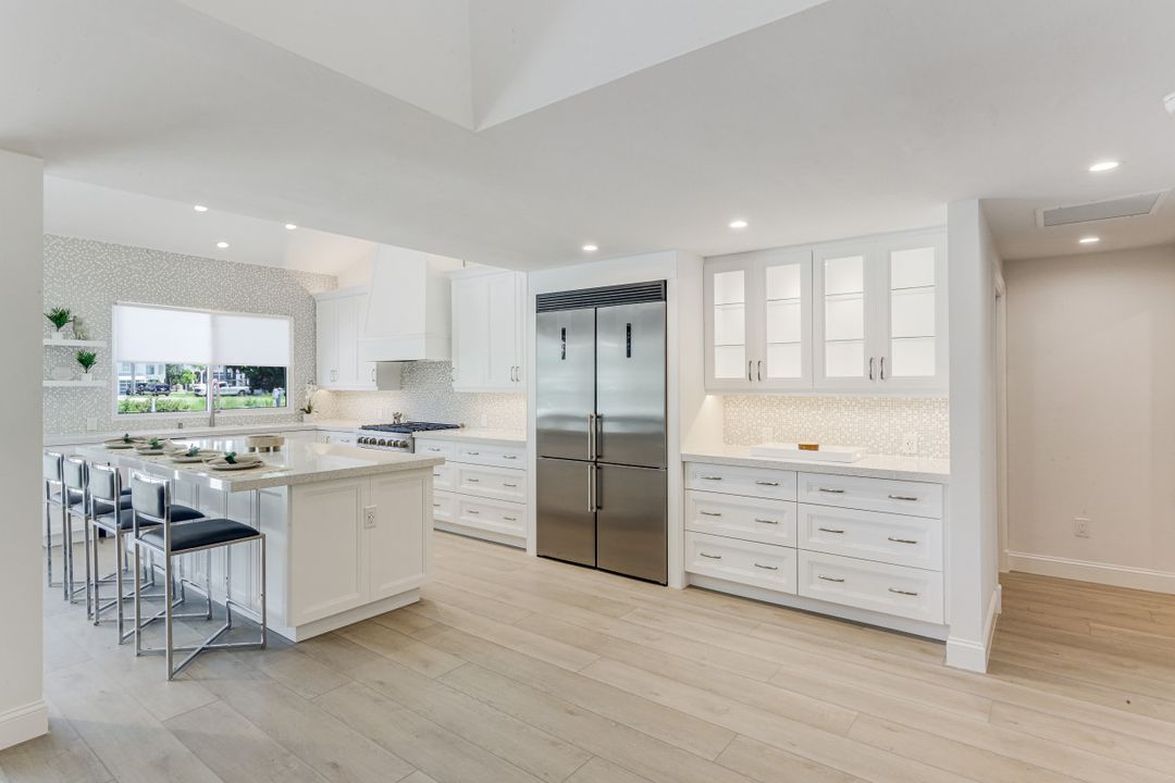 151 Bayview Ave, Naples, FL 34108