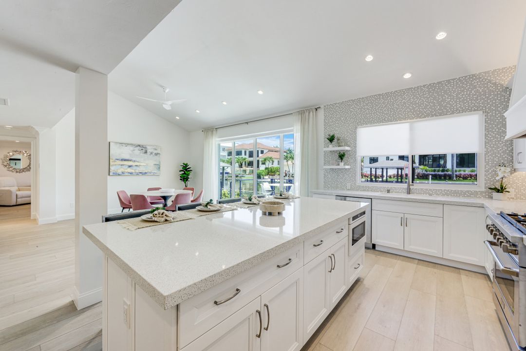 151 Bayview Ave, Naples, FL 34108