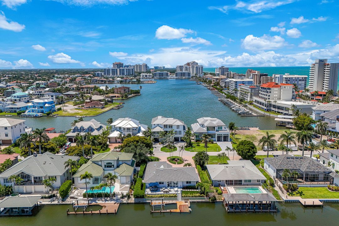 151 Bayview Ave, Naples, FL 34108