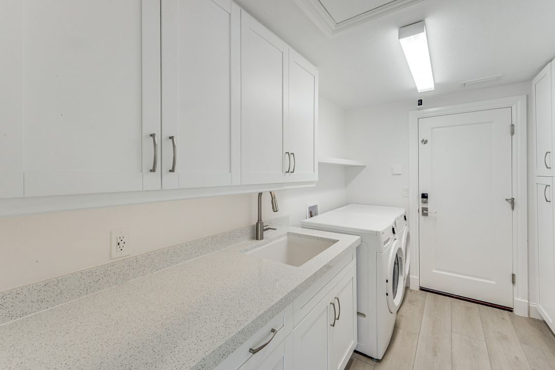 151 Bayview Ave, Naples, FL 34108