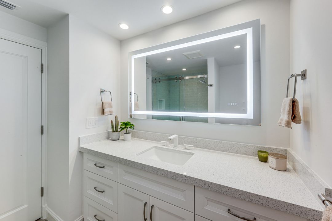 151 Bayview Ave, Naples, FL 34108