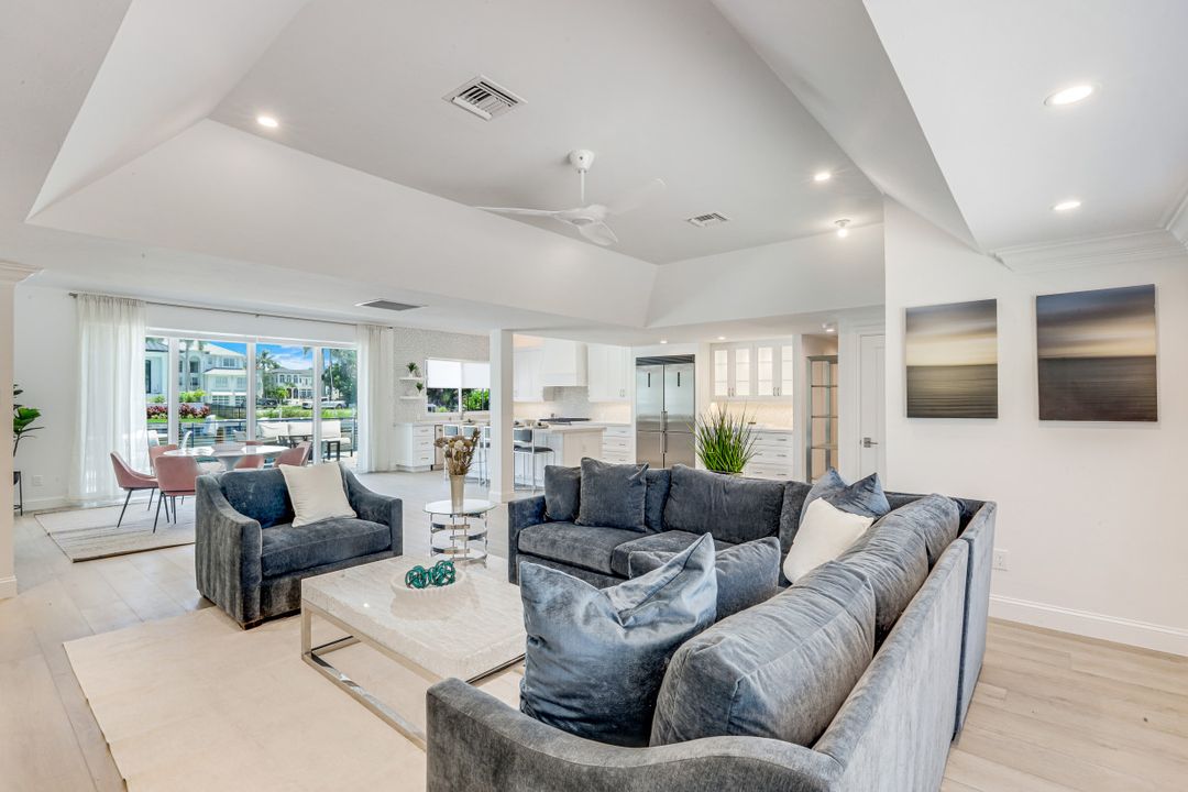 151 Bayview Ave, Naples, FL 34108