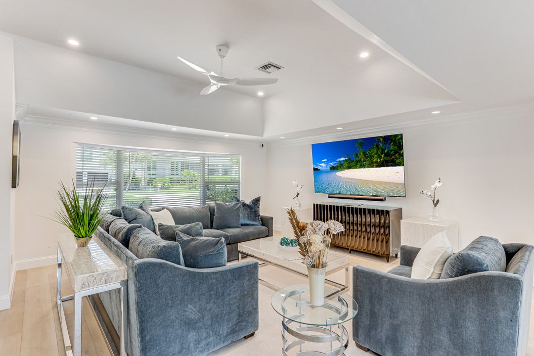 151 Bayview Ave, Naples, FL 34108