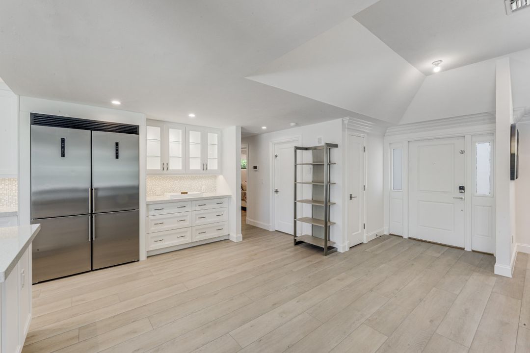 151 Bayview Ave, Naples, FL 34108