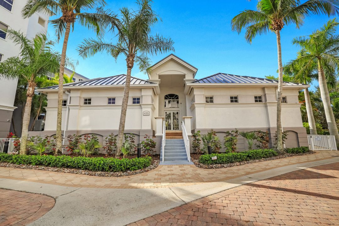 460 Launch Cir #202, Naples, FL 34108