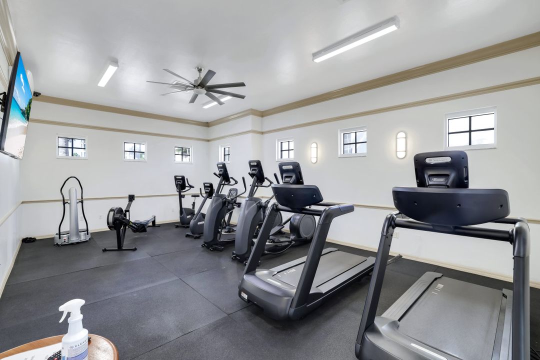 460 Launch Cir #202, Naples, FL 34108
