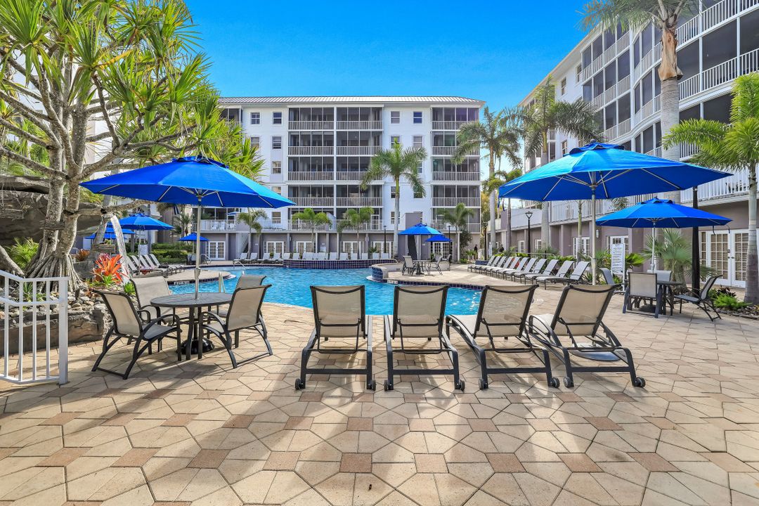 460 Launch Cir #202, Naples, FL 34108