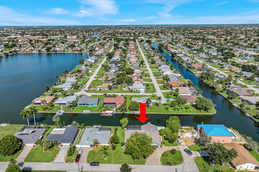 204 SE 20th Pl, Cape Coral, FL 33990