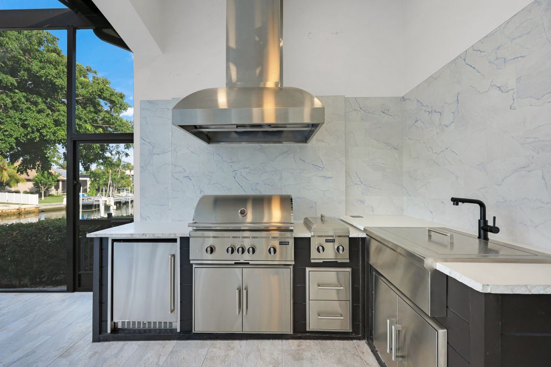511 Alameda Ct, Marco Island, FL 34145