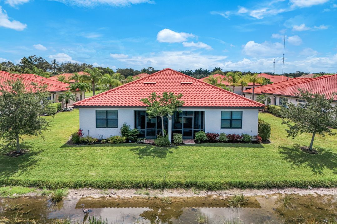 1427 Oceania Dr, Naples, FL 34113