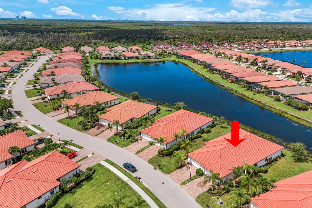 1427 Oceania Dr, Naples, FL 34113