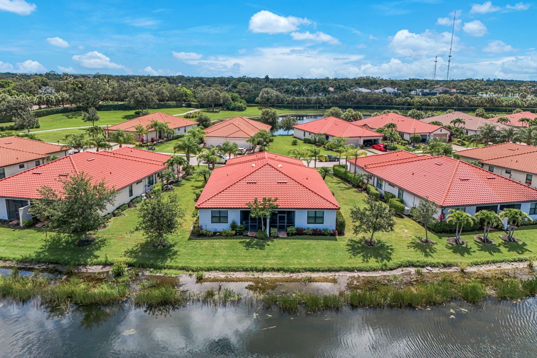 1427 Oceania Dr, Naples, FL 34113