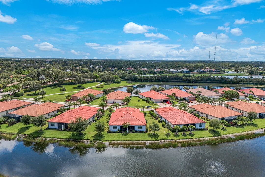 1427 Oceania Dr, Naples, FL 34113