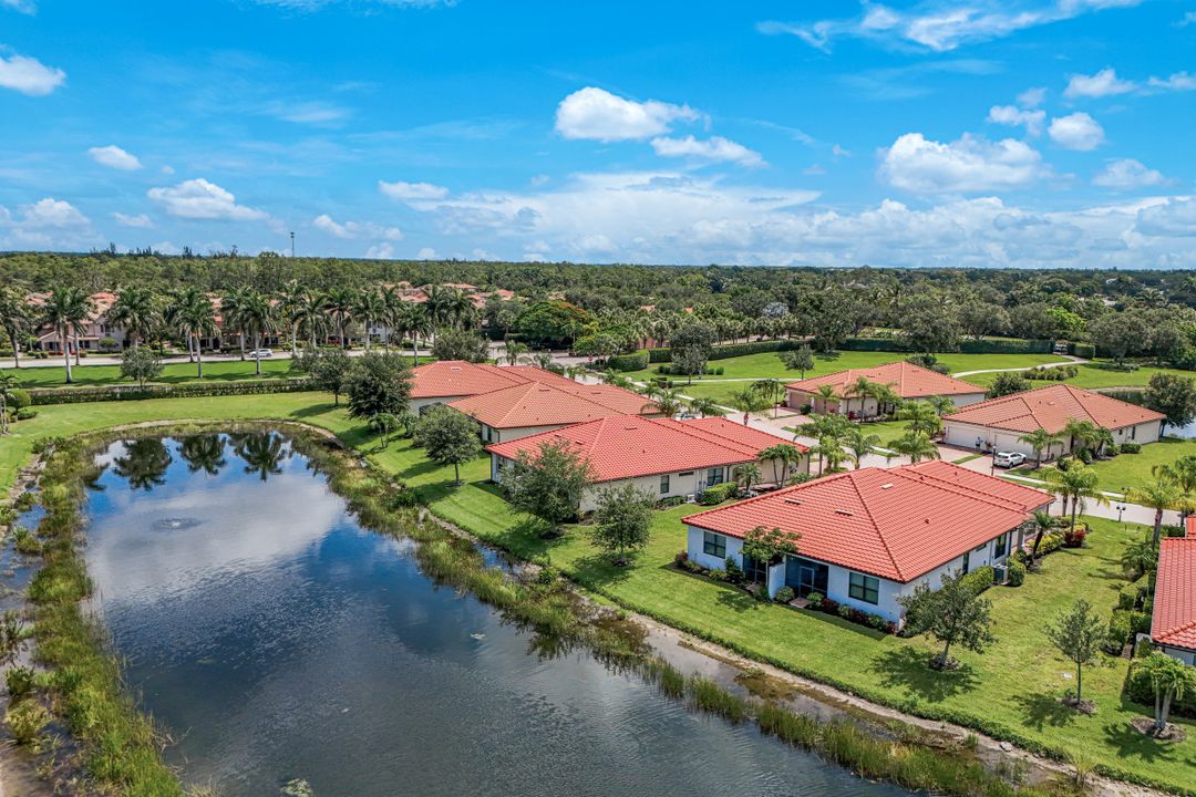 1427 Oceania Dr, Naples, FL 34113