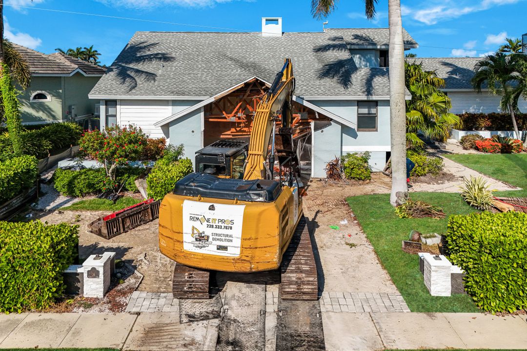 701 Rockport Ct, Marco Island, FL 34145