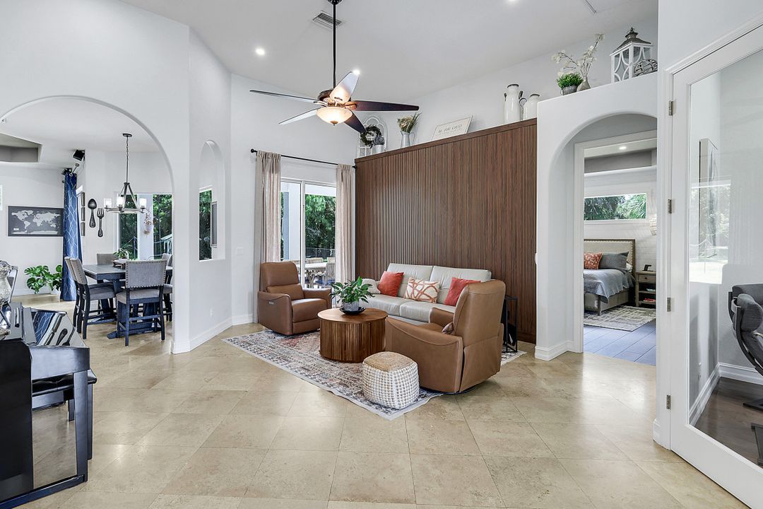 1160 13th St SW, Naples, FL 34117