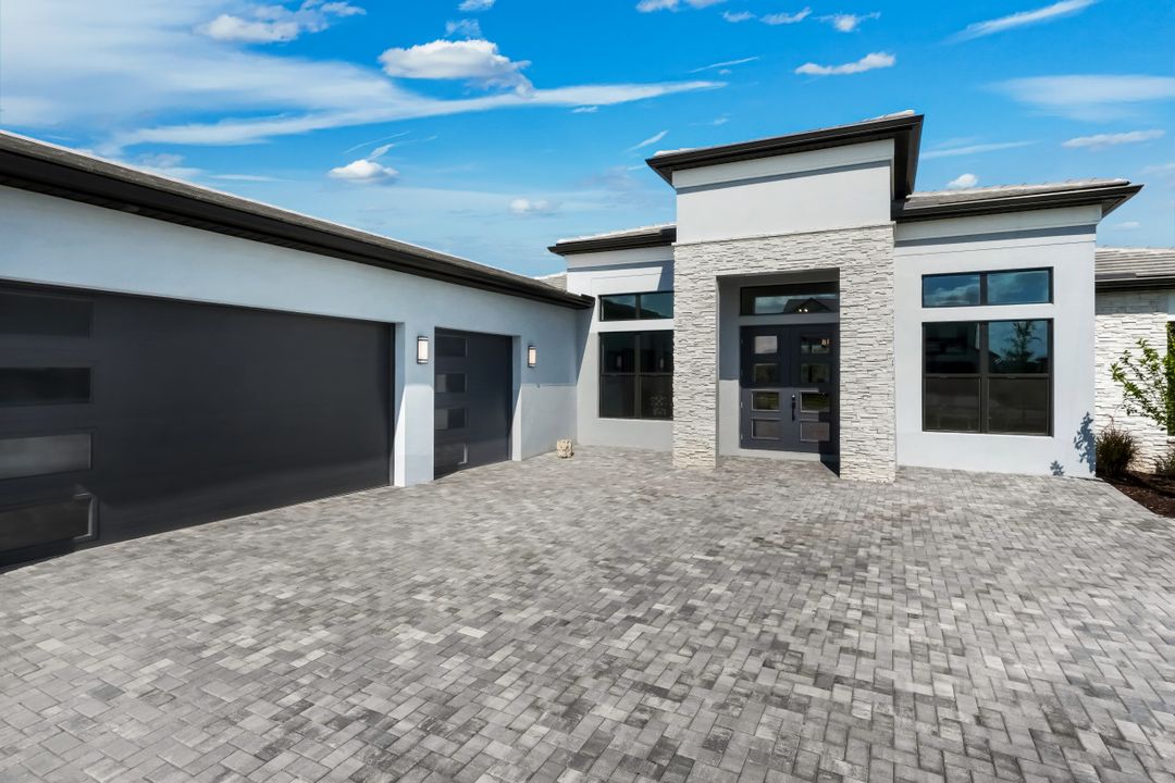 2428 Waterfront Cir, Sarasota, FL 34240