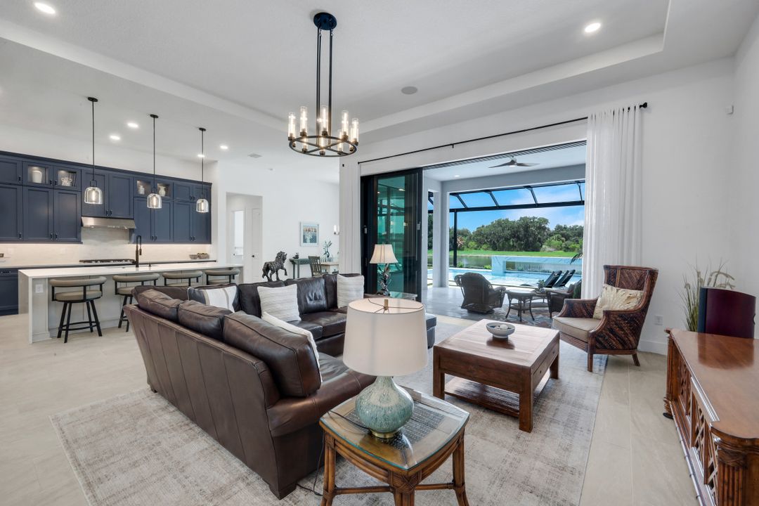 2428 Waterfront Cir, Sarasota, FL 34240