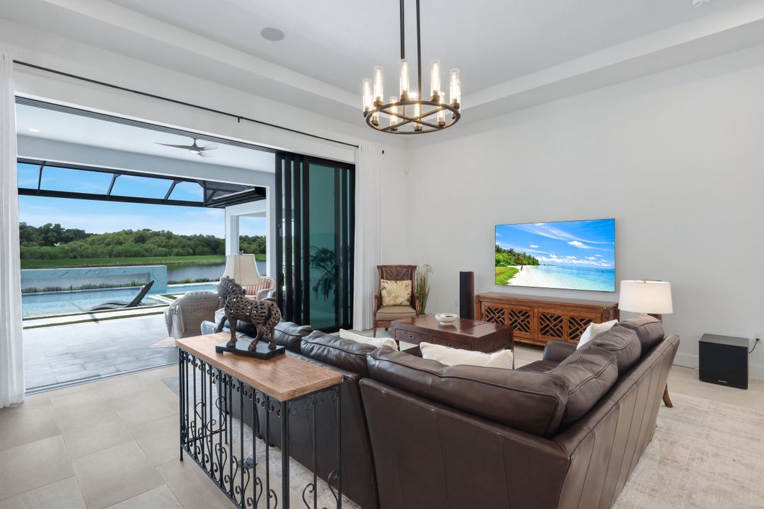 2428 Waterfront Cir, Sarasota, FL 34240