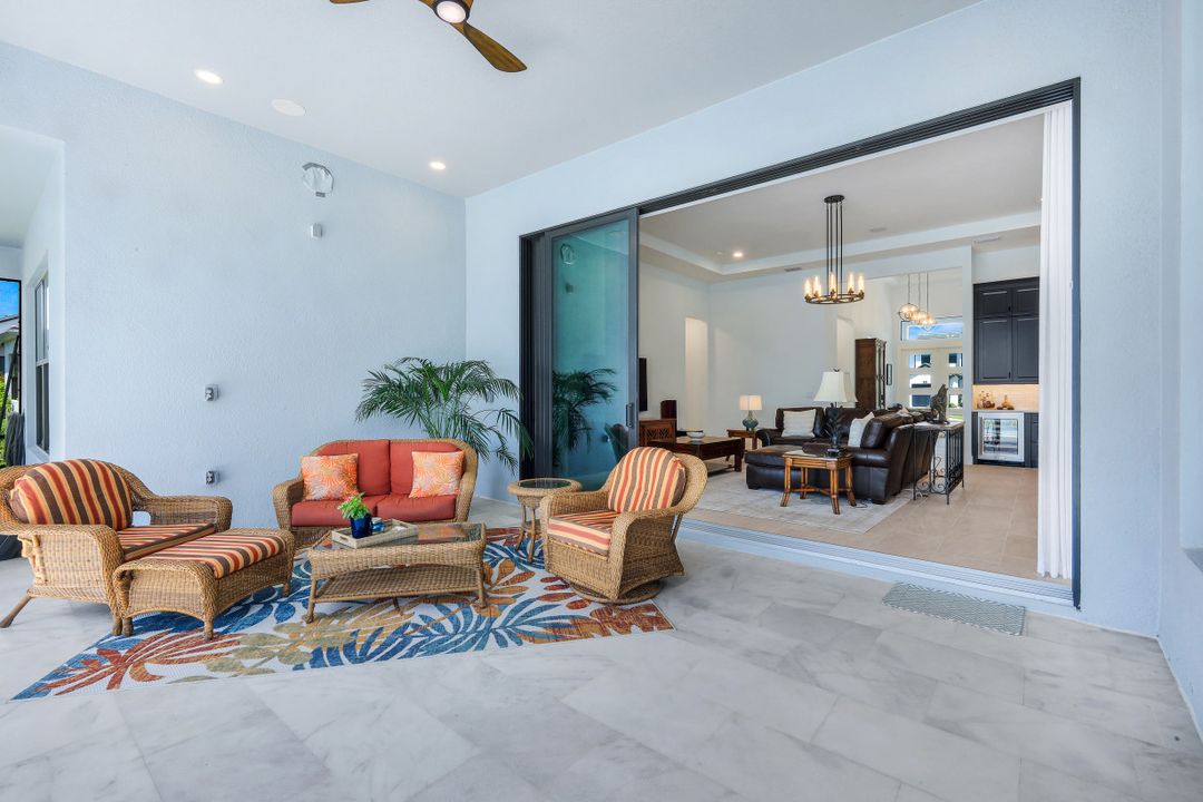 2428 Waterfront Cir, Sarasota, FL 34240