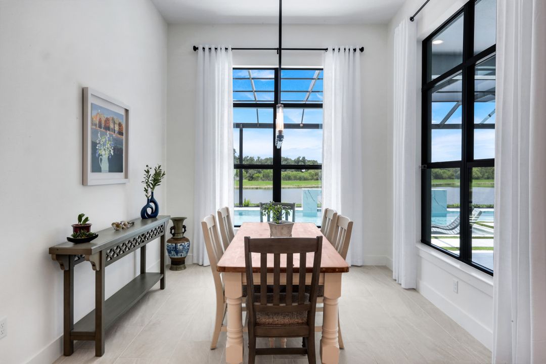 2428 Waterfront Cir, Sarasota, FL 34240